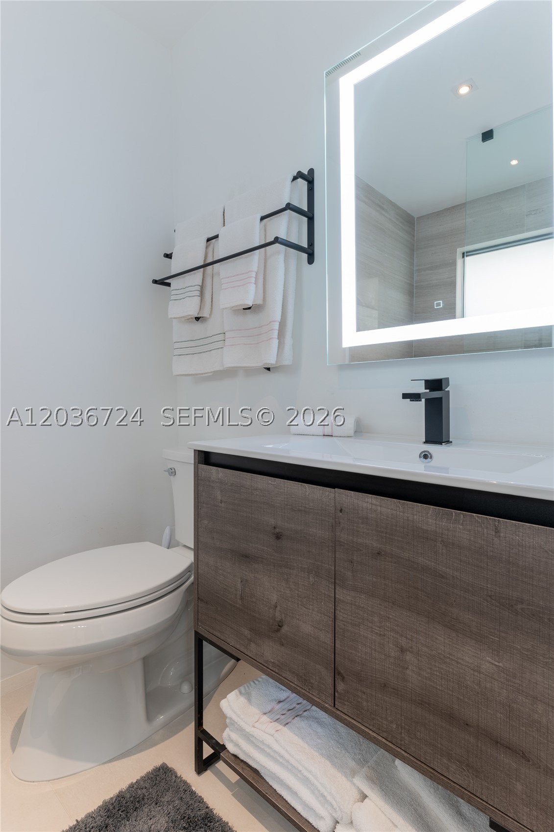 SALVADOR ESTATES - Residential Lease