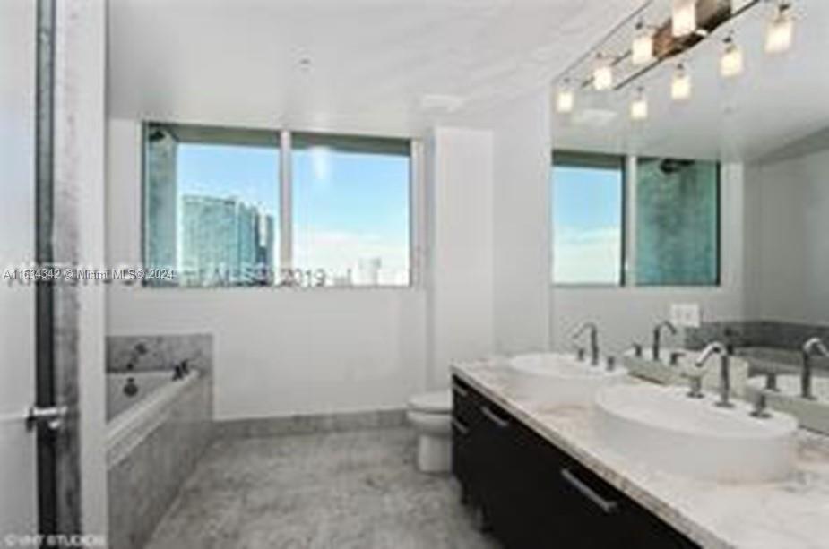 VIZCAYNE NORTH CONDO - Residential Lease