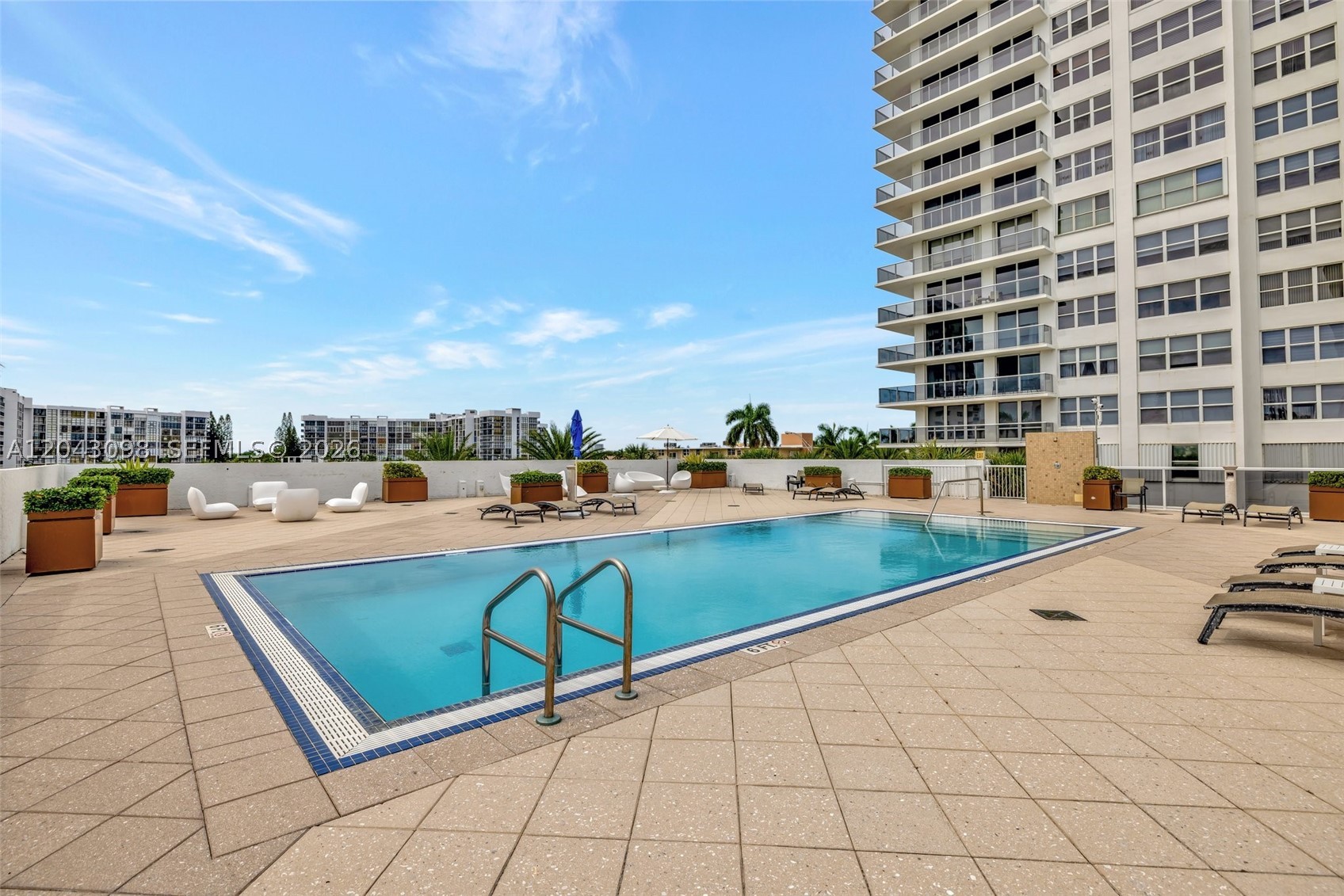 AQUARIUS CONDO - Residential