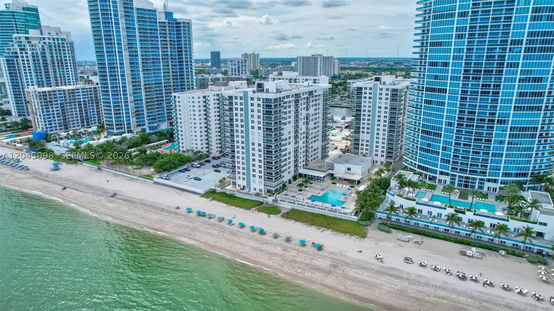 AQUARIUS CONDO - Residential
