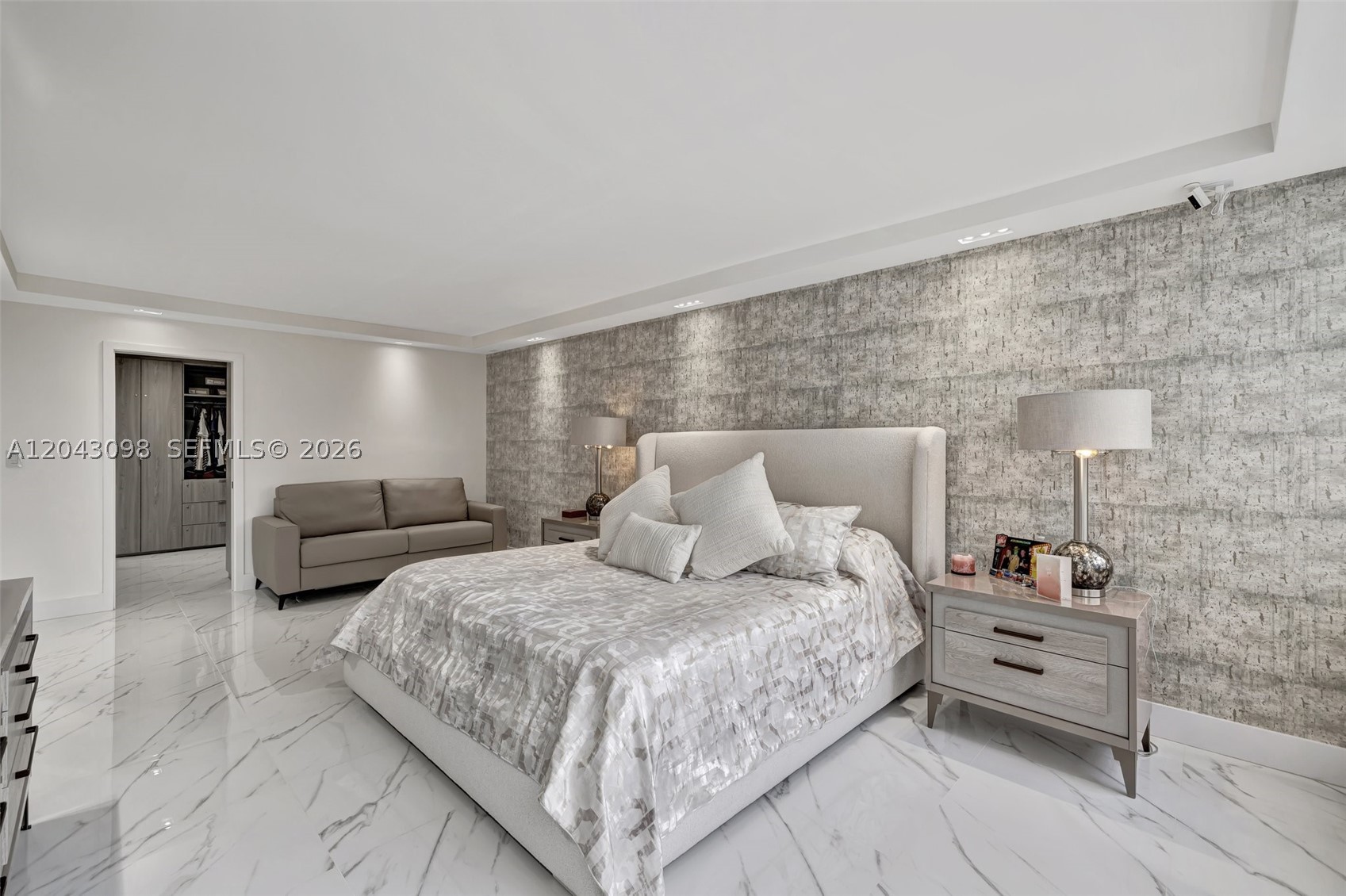 AQUARIUS CONDO - Residential