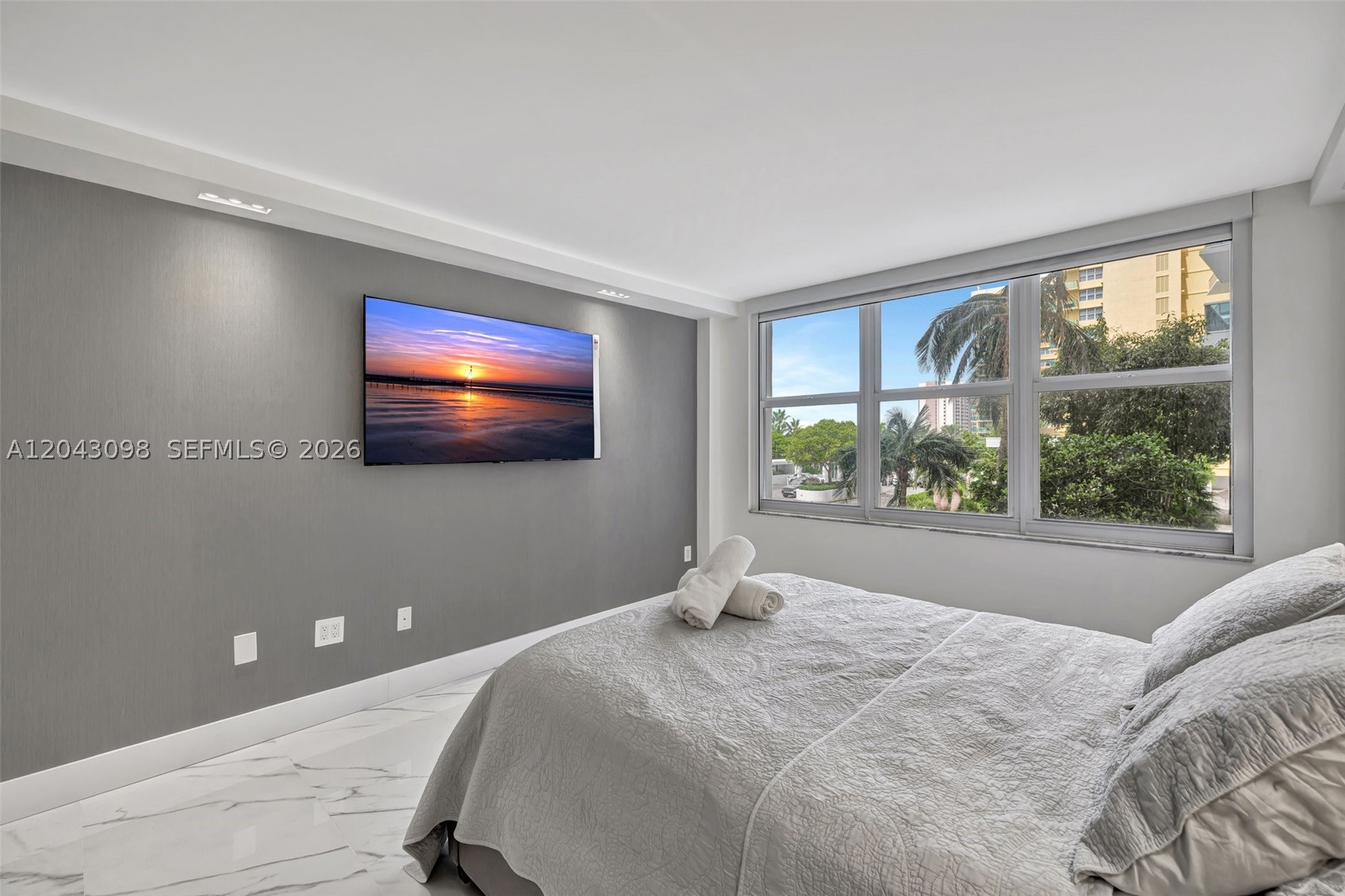 AQUARIUS CONDO - Residential