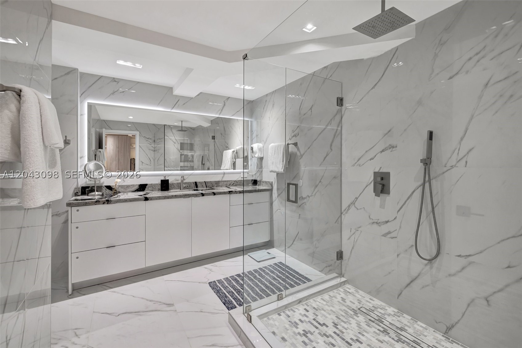 AQUARIUS CONDO - Residential