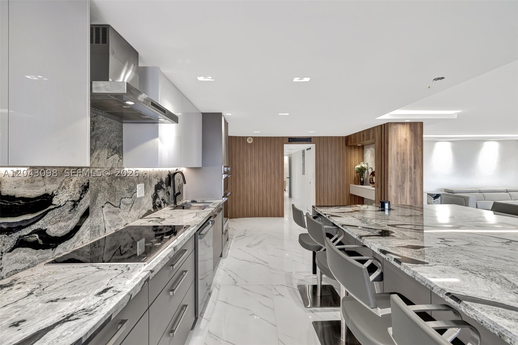 AQUARIUS CONDO - Residential