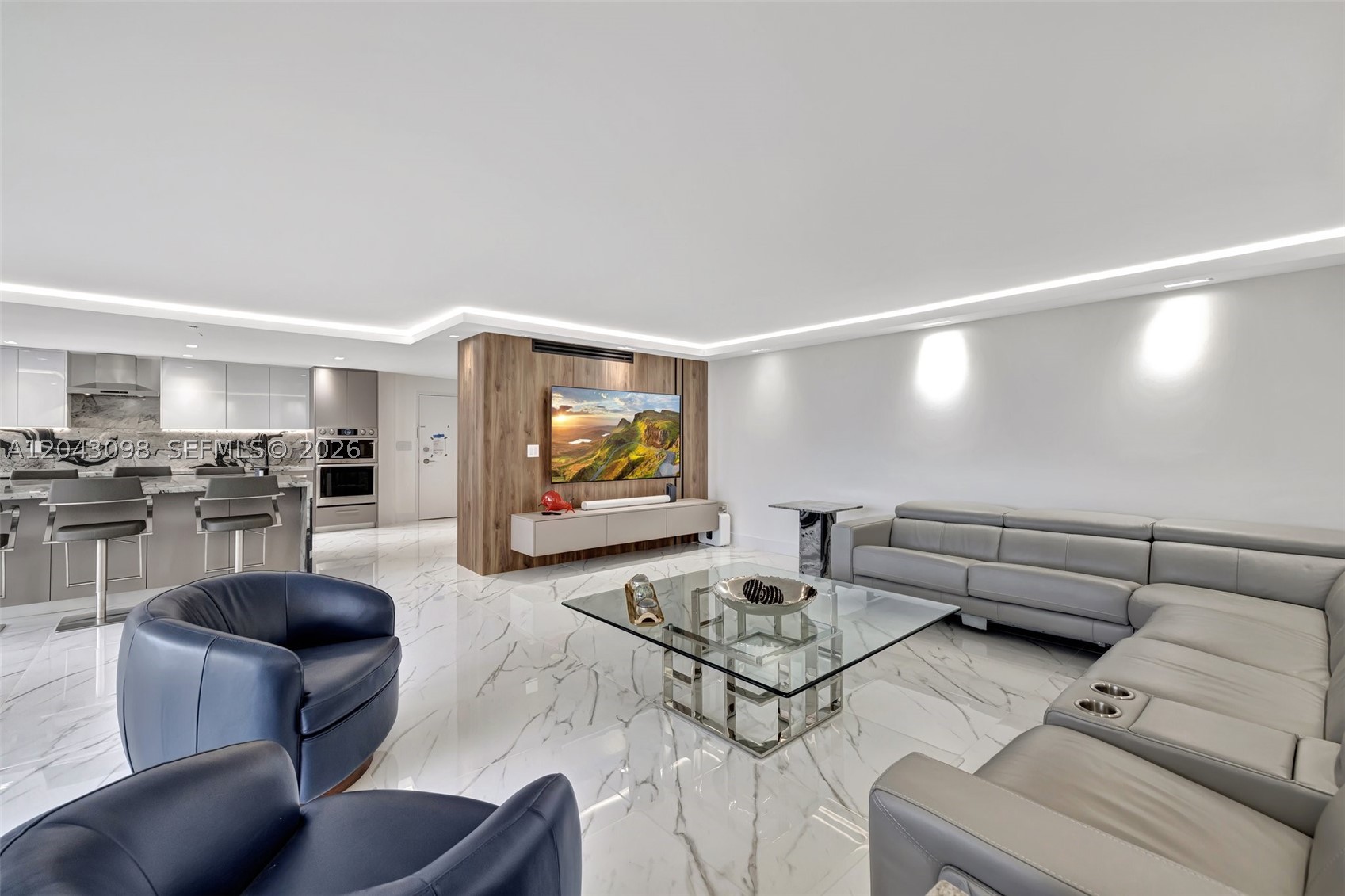 AQUARIUS CONDO - Residential