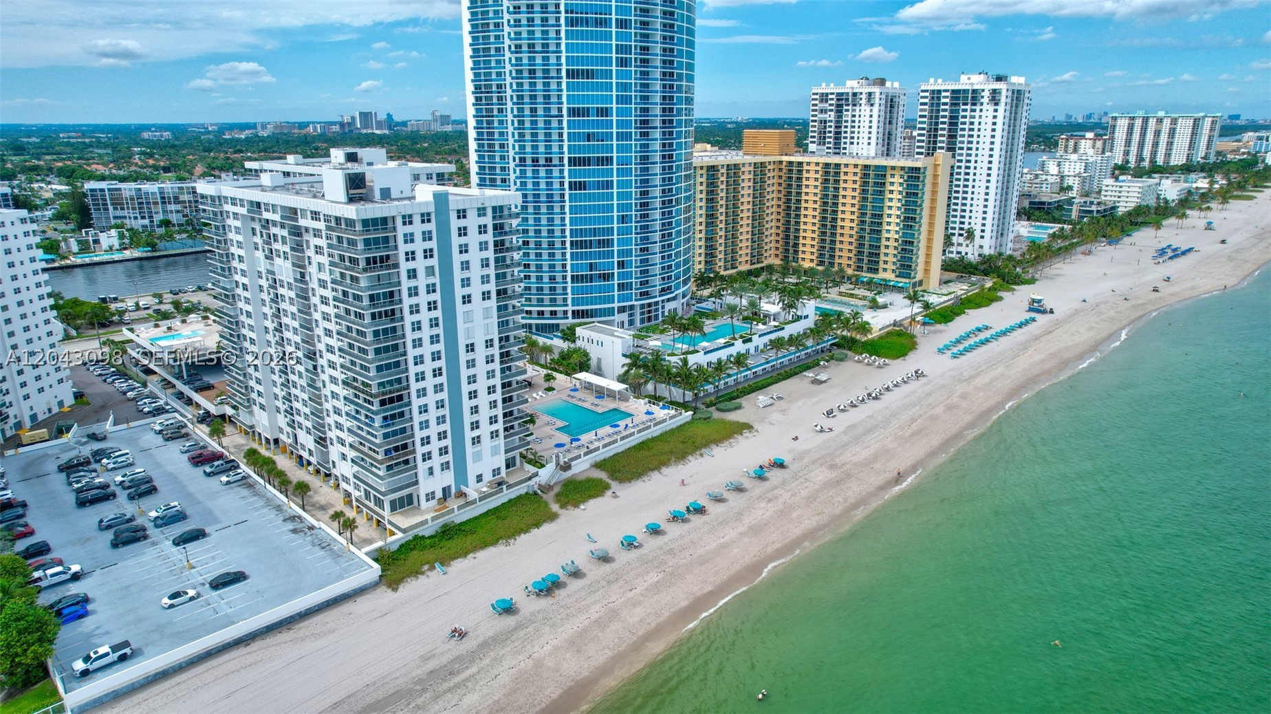 AQUARIUS CONDO - Residential