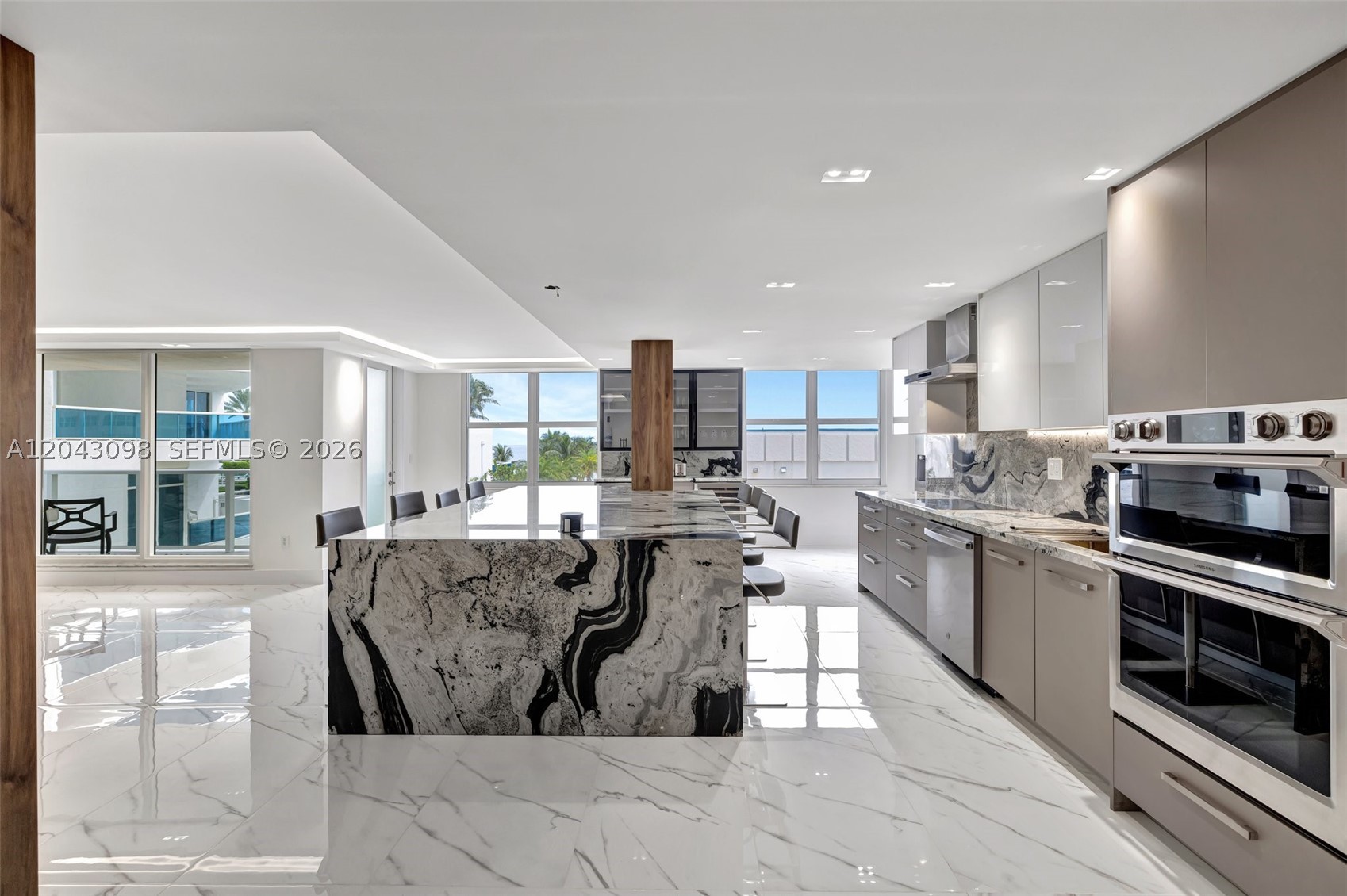 AQUARIUS CONDO - Residential