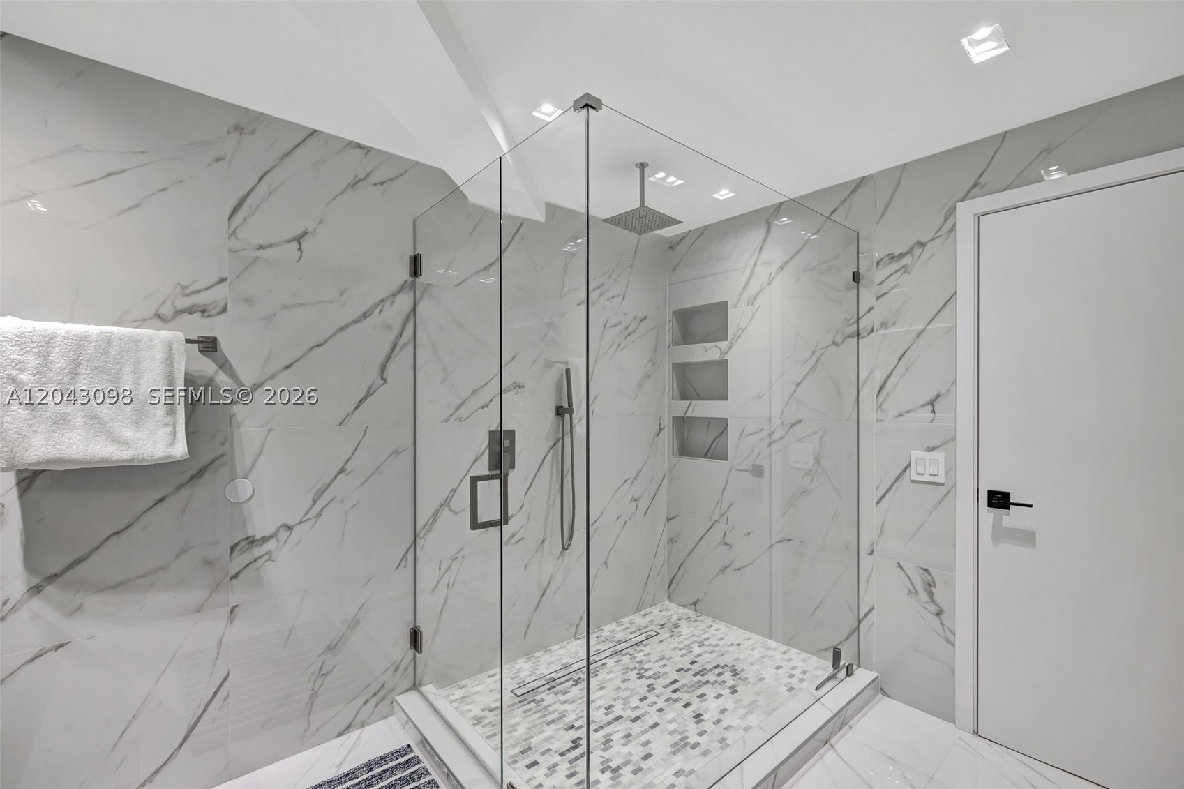 AQUARIUS CONDO - Residential