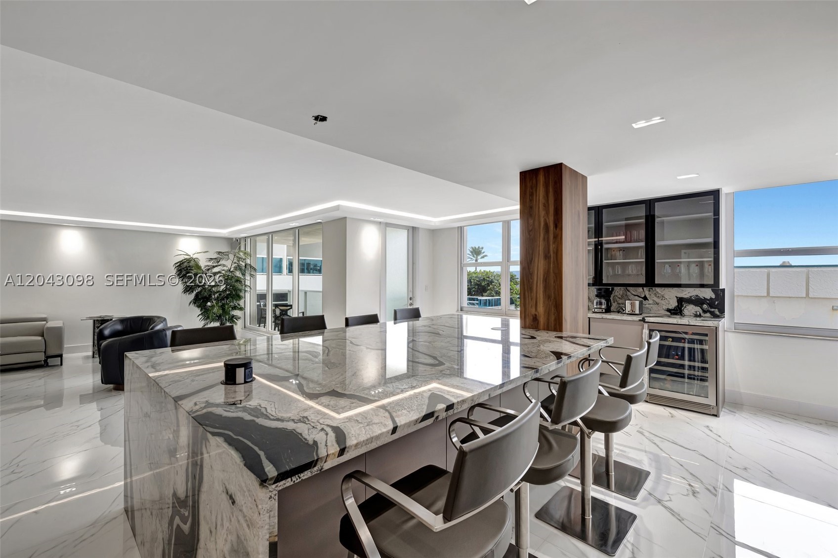AQUARIUS CONDO - Residential