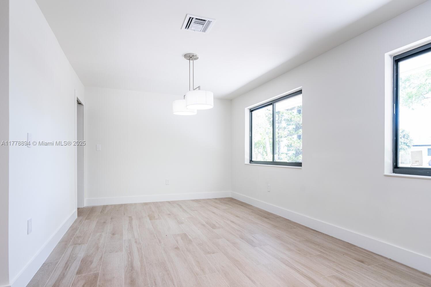 HARWOOD HEIGHTS - Residential Lease