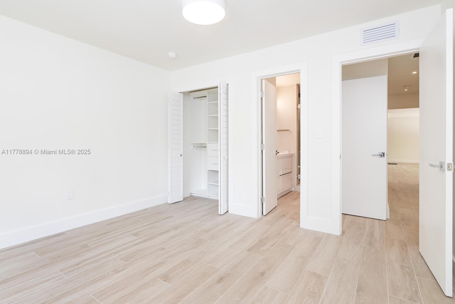HARWOOD HEIGHTS - Residential Lease