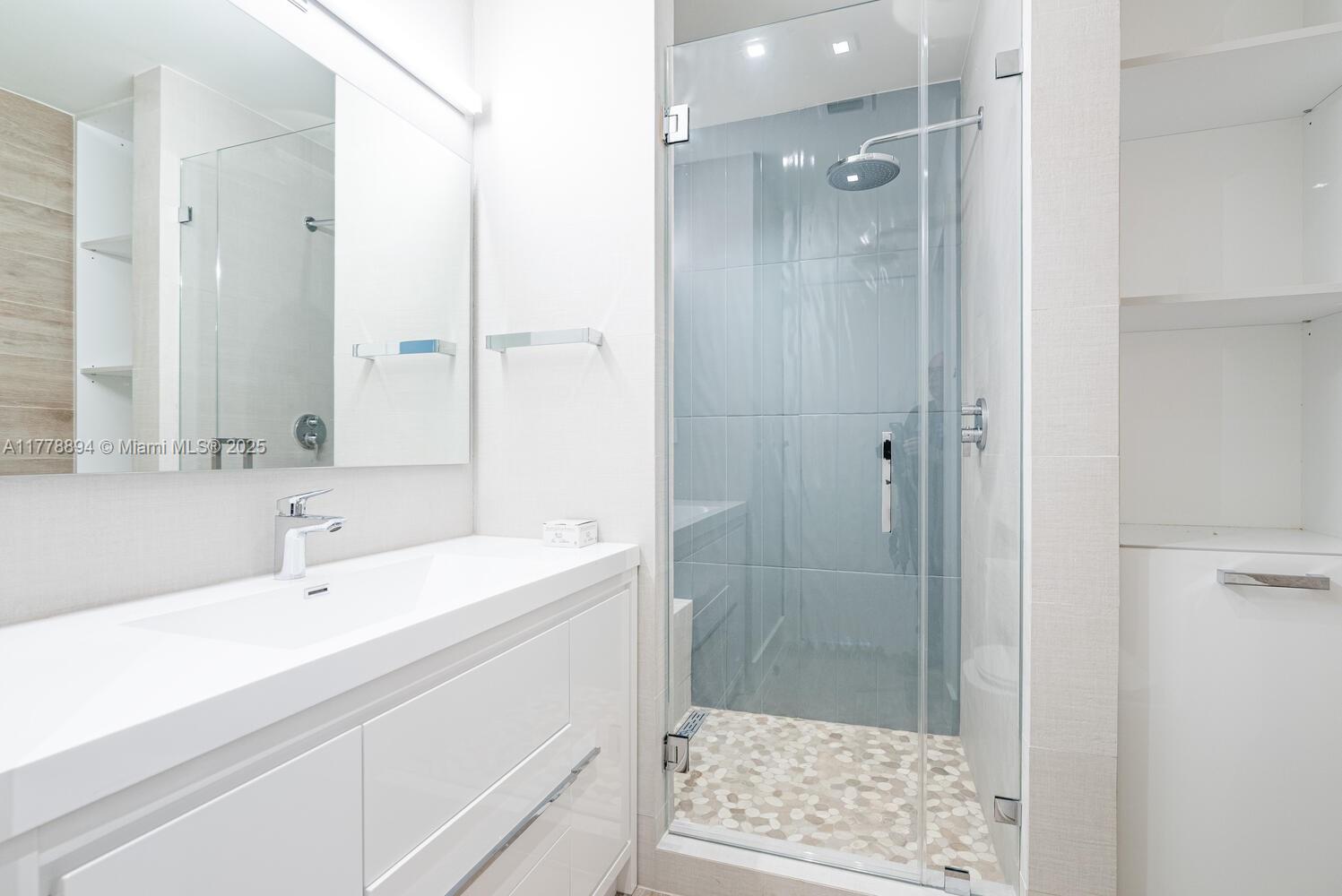 HARWOOD HEIGHTS - Residential Lease