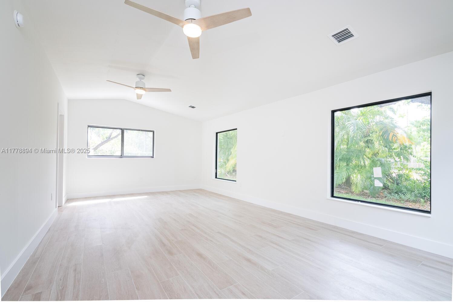 HARWOOD HEIGHTS - Residential Lease