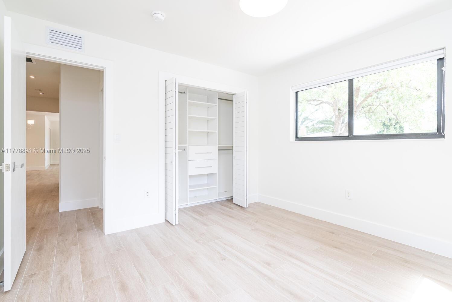 HARWOOD HEIGHTS - Residential Lease