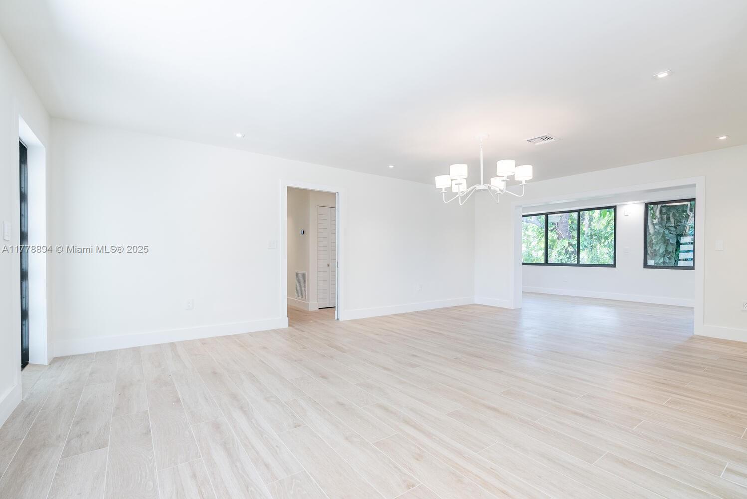 HARWOOD HEIGHTS - Residential Lease