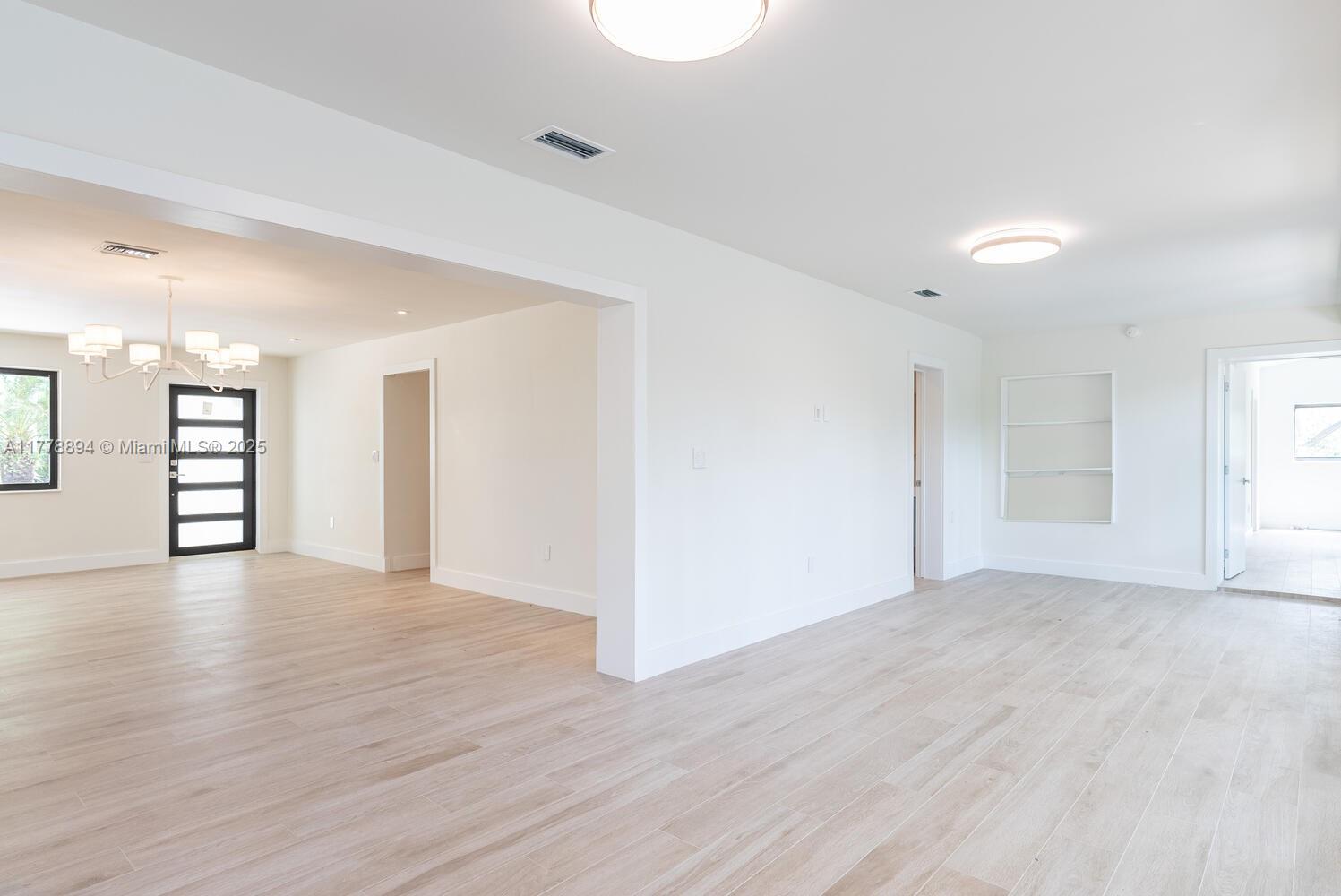 HARWOOD HEIGHTS - Residential Lease