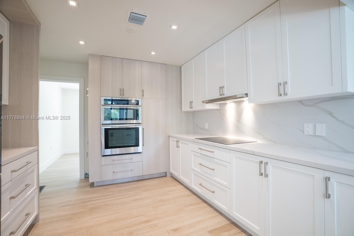 HARWOOD HEIGHTS - Residential Lease