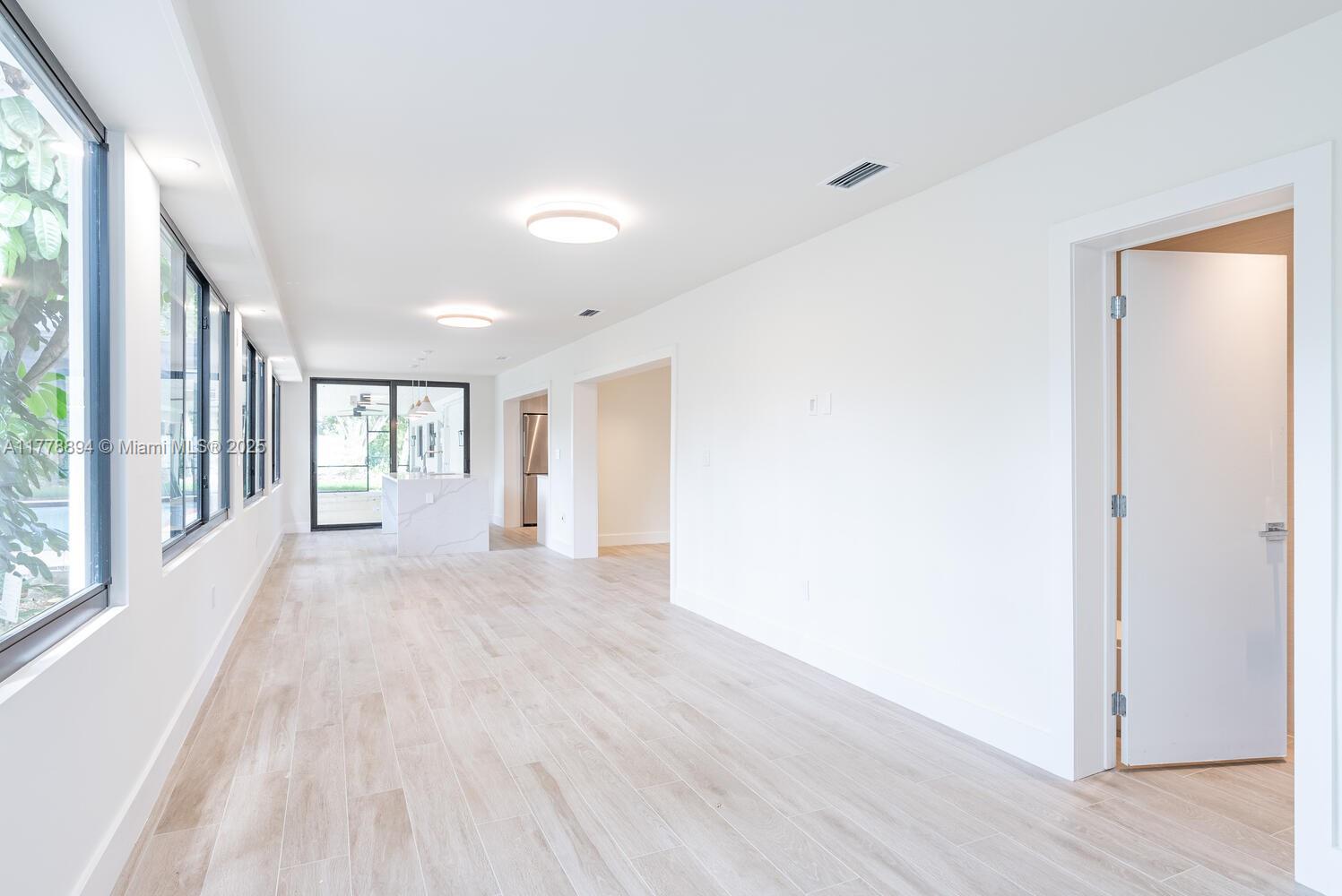 HARWOOD HEIGHTS - Residential Lease