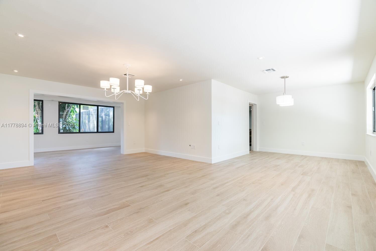 HARWOOD HEIGHTS - Residential Lease