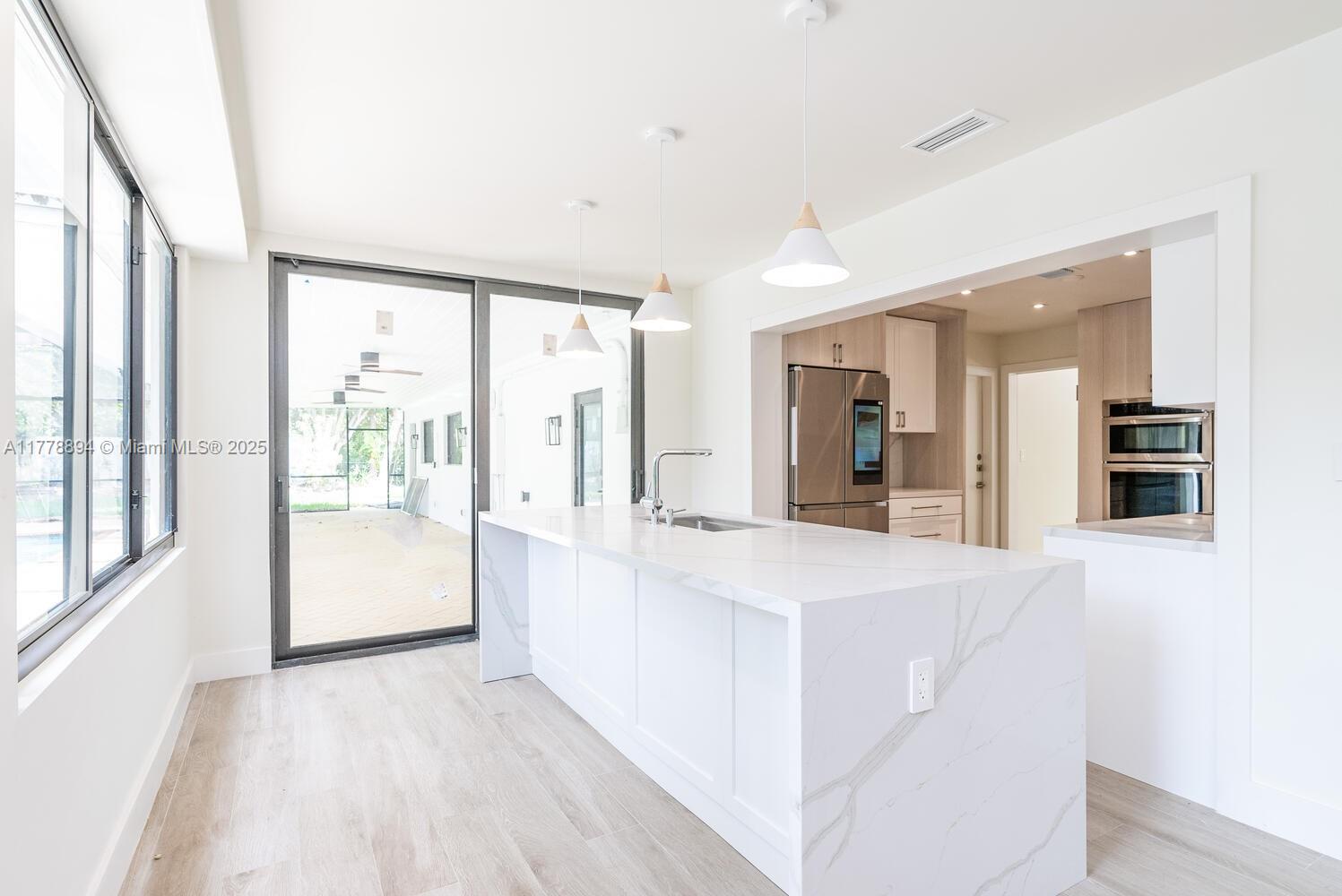HARWOOD HEIGHTS - Residential Lease