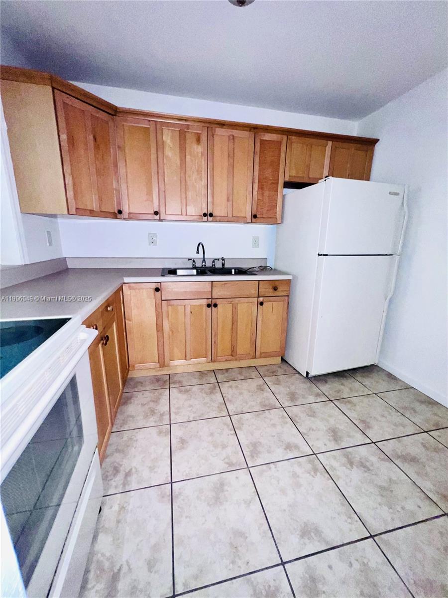 GOLD COAST CONDO - Residential