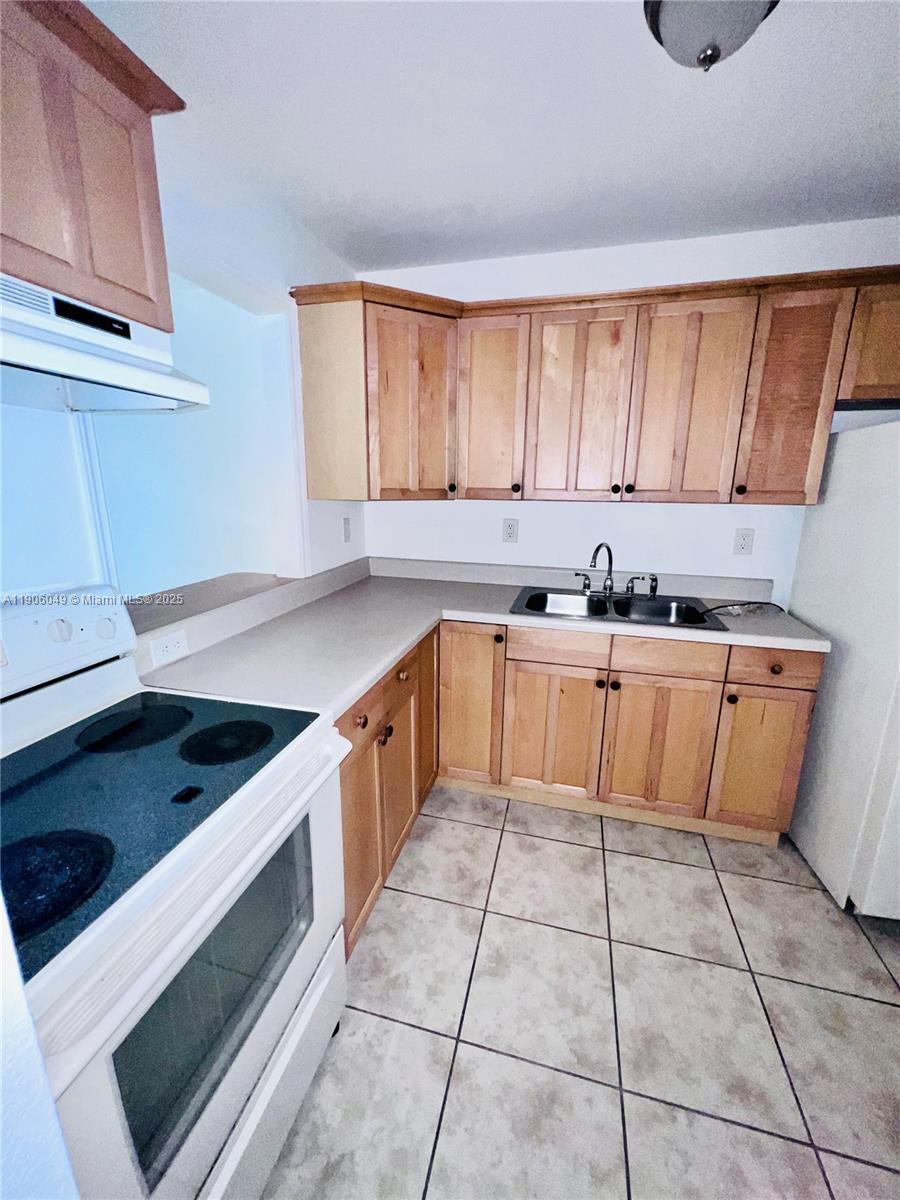 GOLD COAST CONDO - Residential