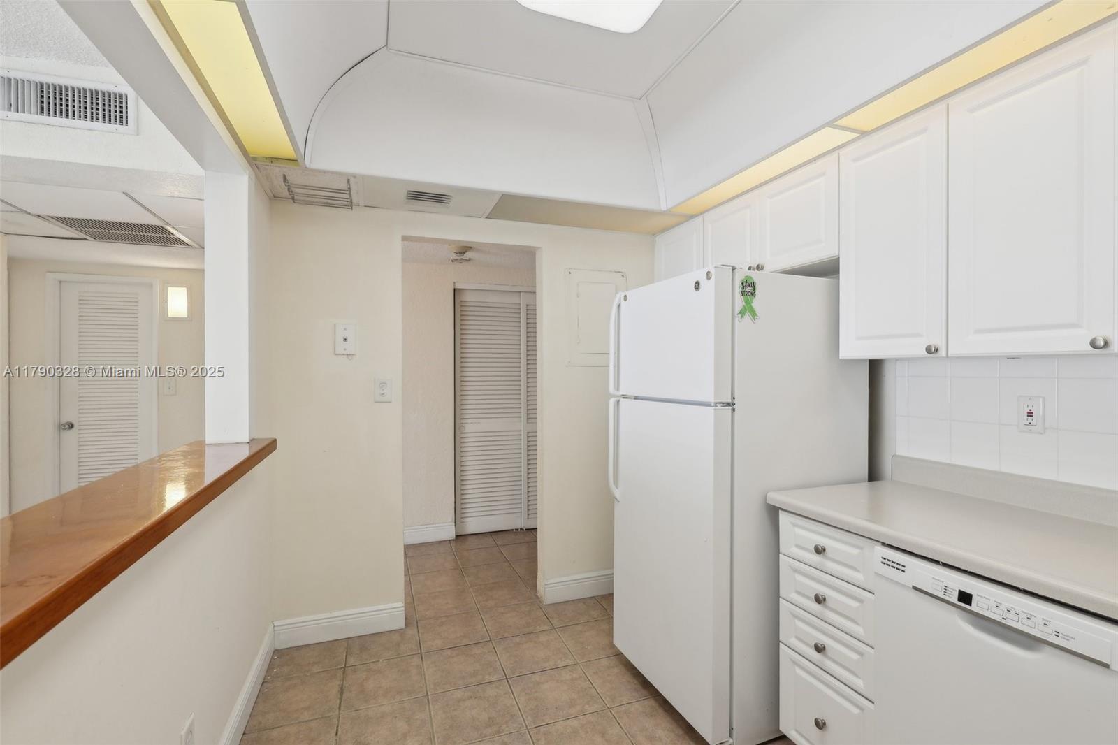 OCEANVIEW BUILDING A COND - Residential Lease