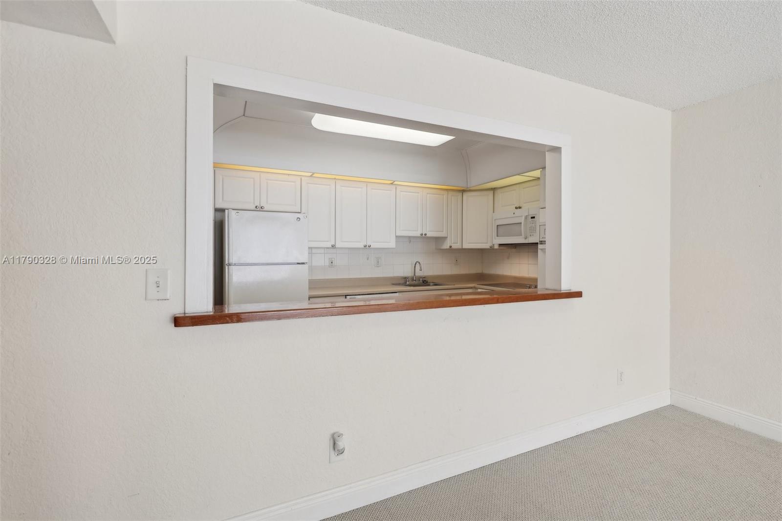 OCEANVIEW BUILDING A COND - Residential Lease
