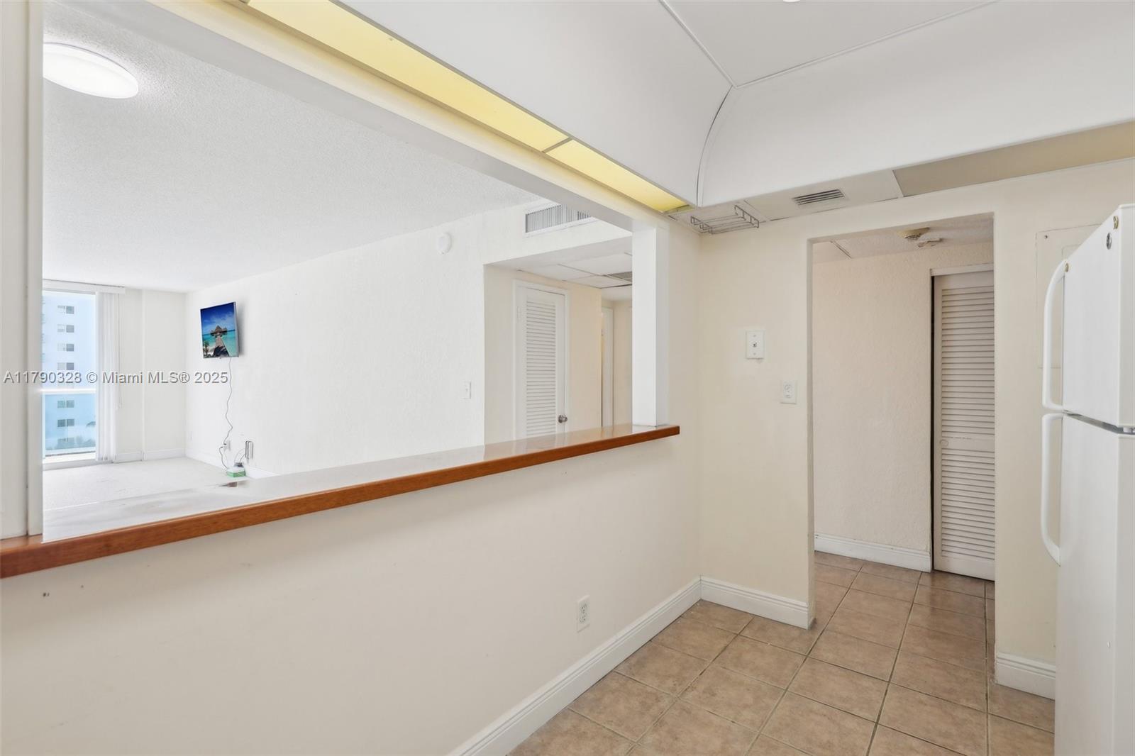 OCEANVIEW BUILDING A COND - Residential Lease