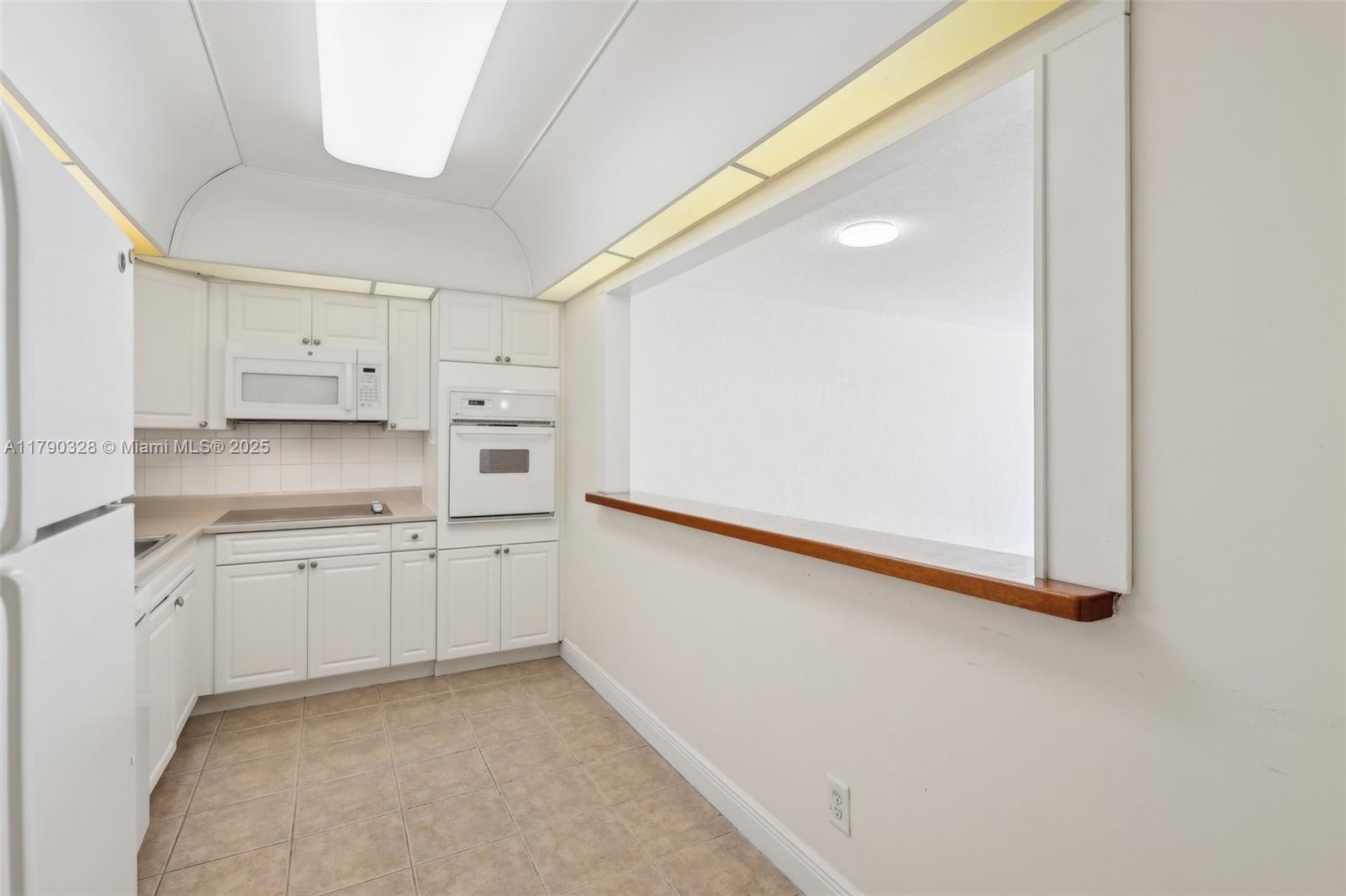 OCEANVIEW BUILDING A COND - Residential Lease