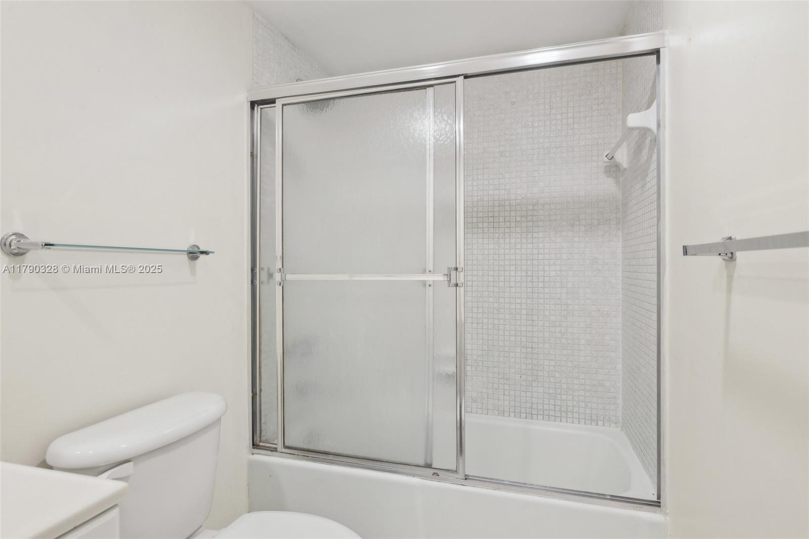 OCEANVIEW BUILDING A COND - Residential Lease