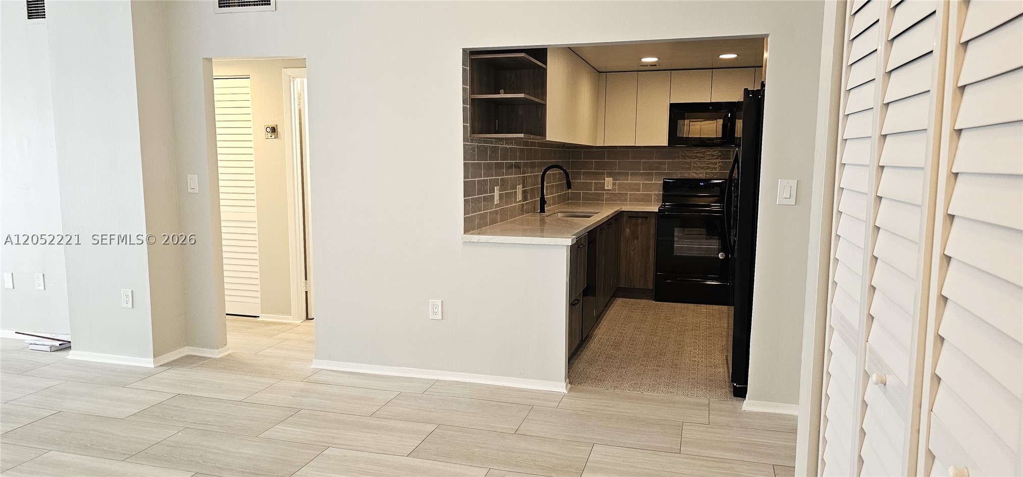HEMISPHERES CONDO - Residential Lease