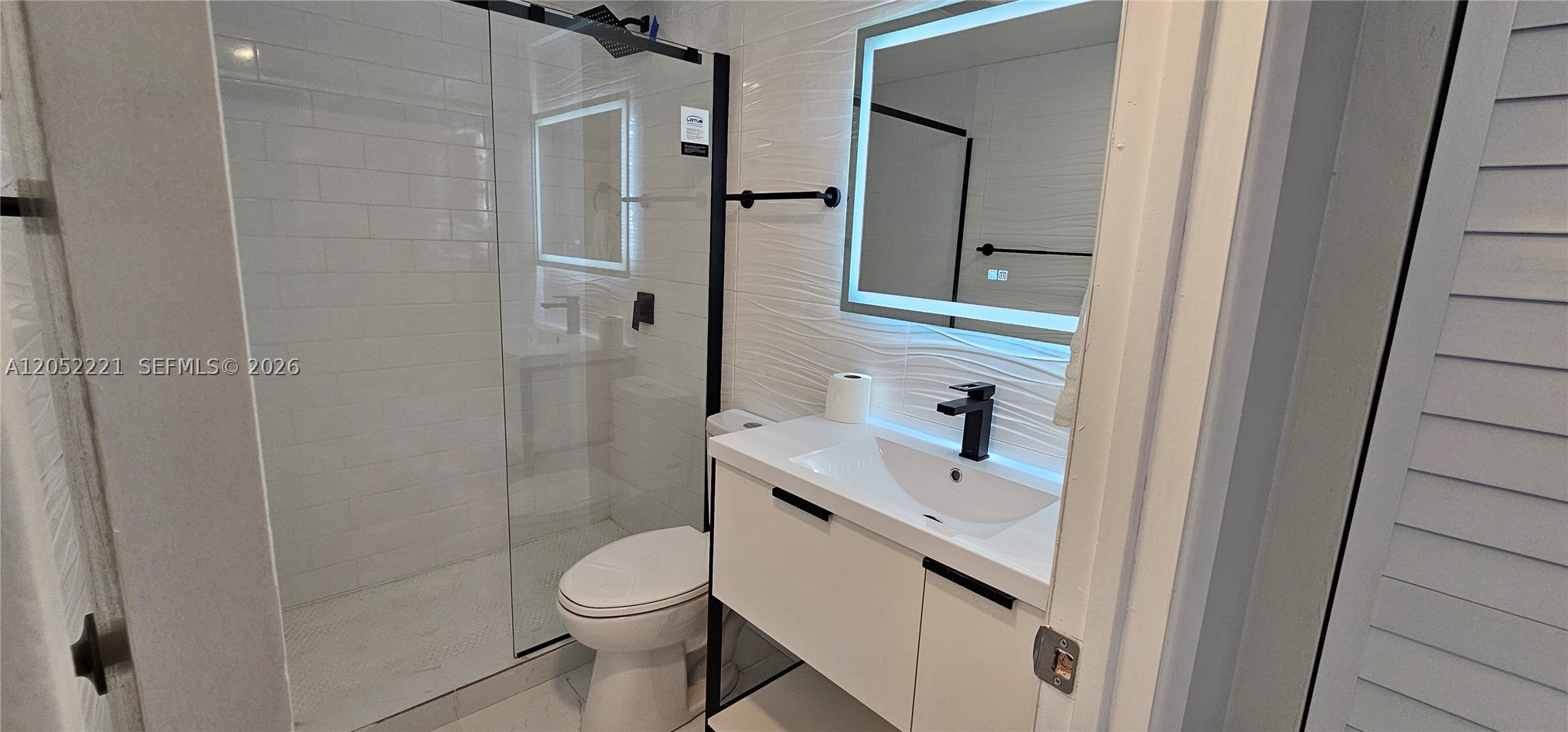 HEMISPHERES CONDO - Residential Lease