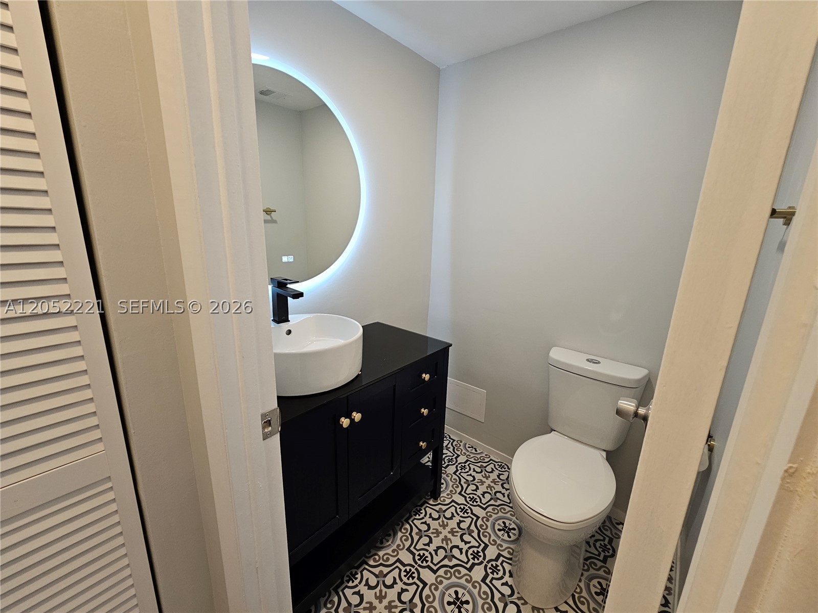 HEMISPHERES CONDO - Residential Lease