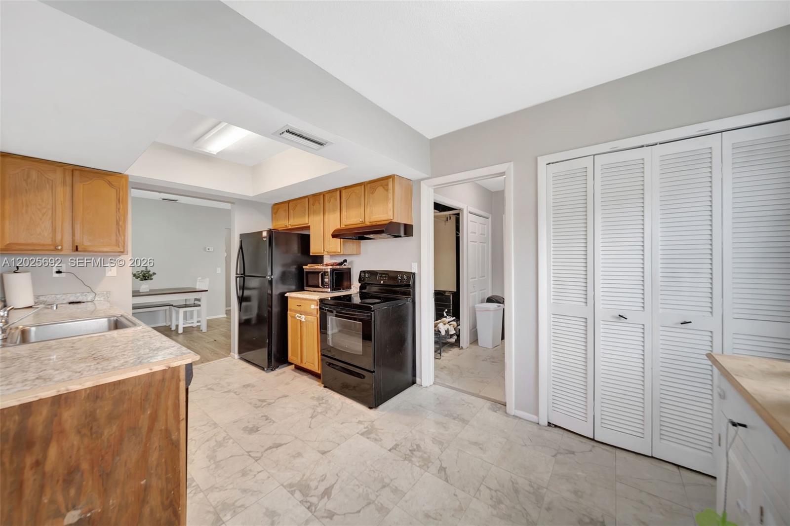 OAKLAND HILLS 5 SEC - Residential