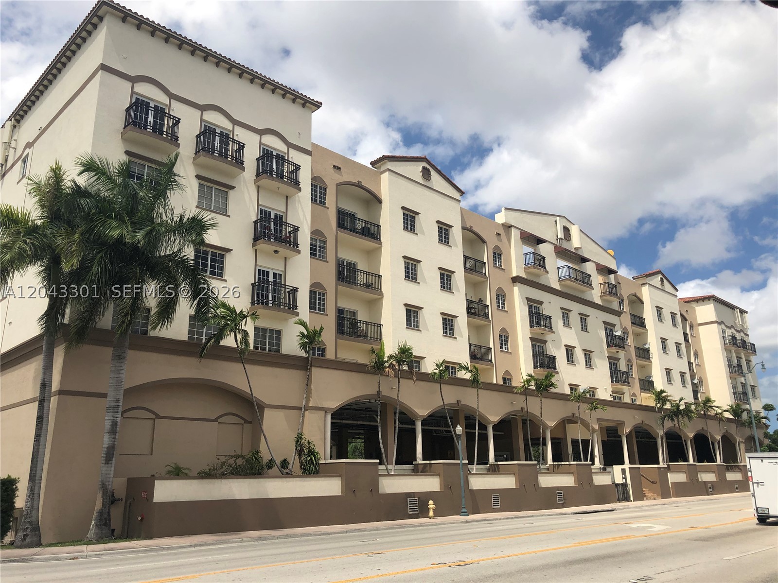 GRANADA GRAND CONDO - Residential Lease