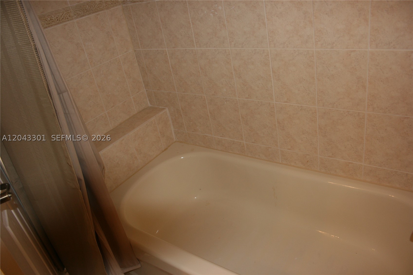 GRANADA GRAND CONDO - Residential Lease