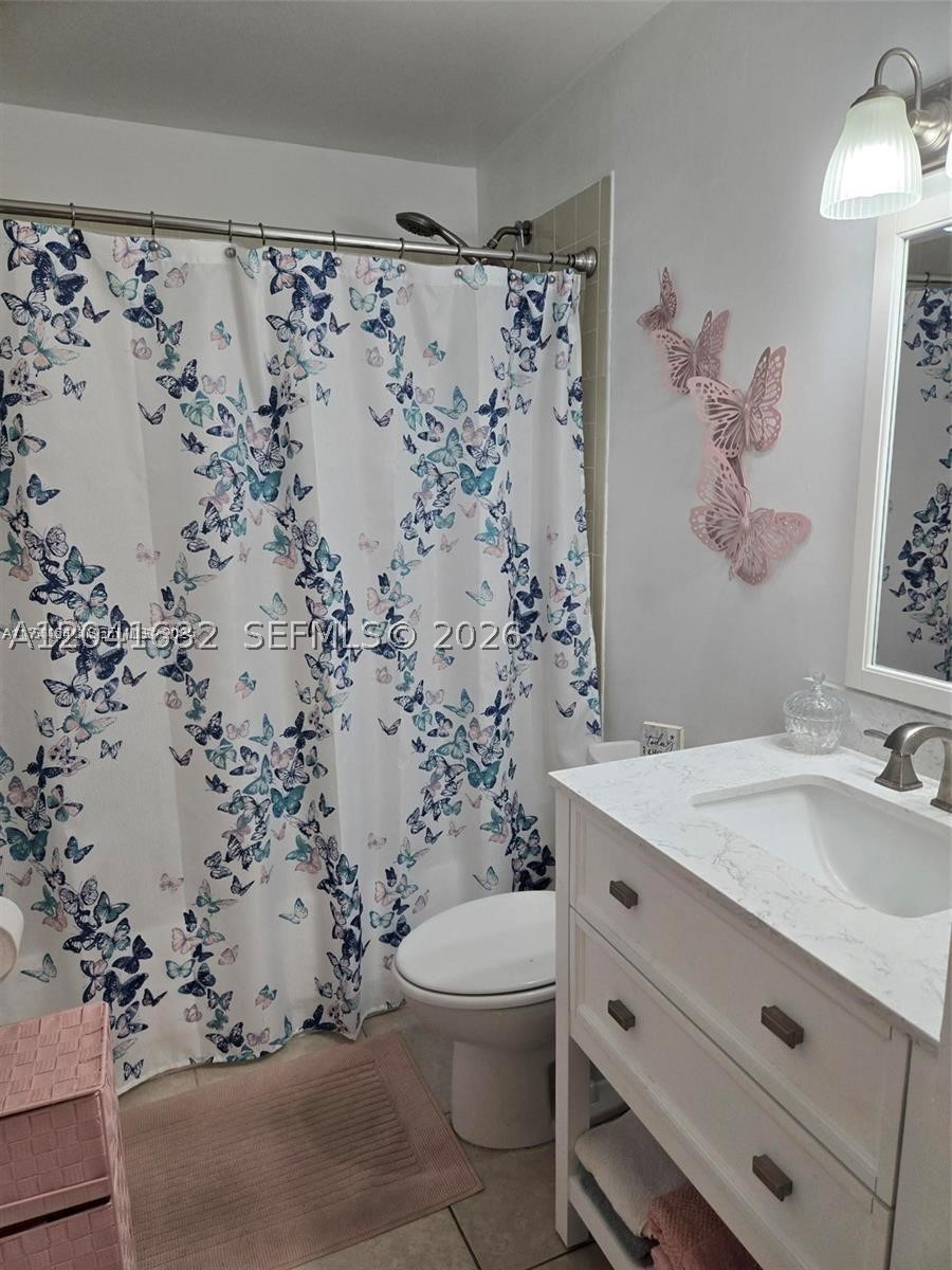 HIALEAH CLUB VILLAS CONDO - Residential