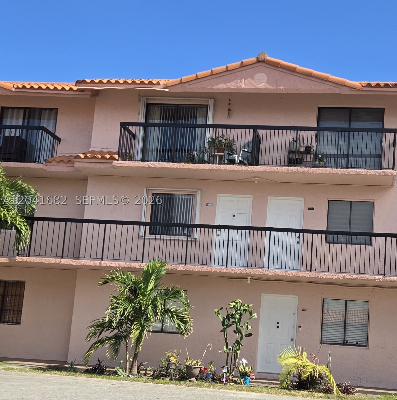 HIALEAH CLUB VILLAS CONDO - Residential