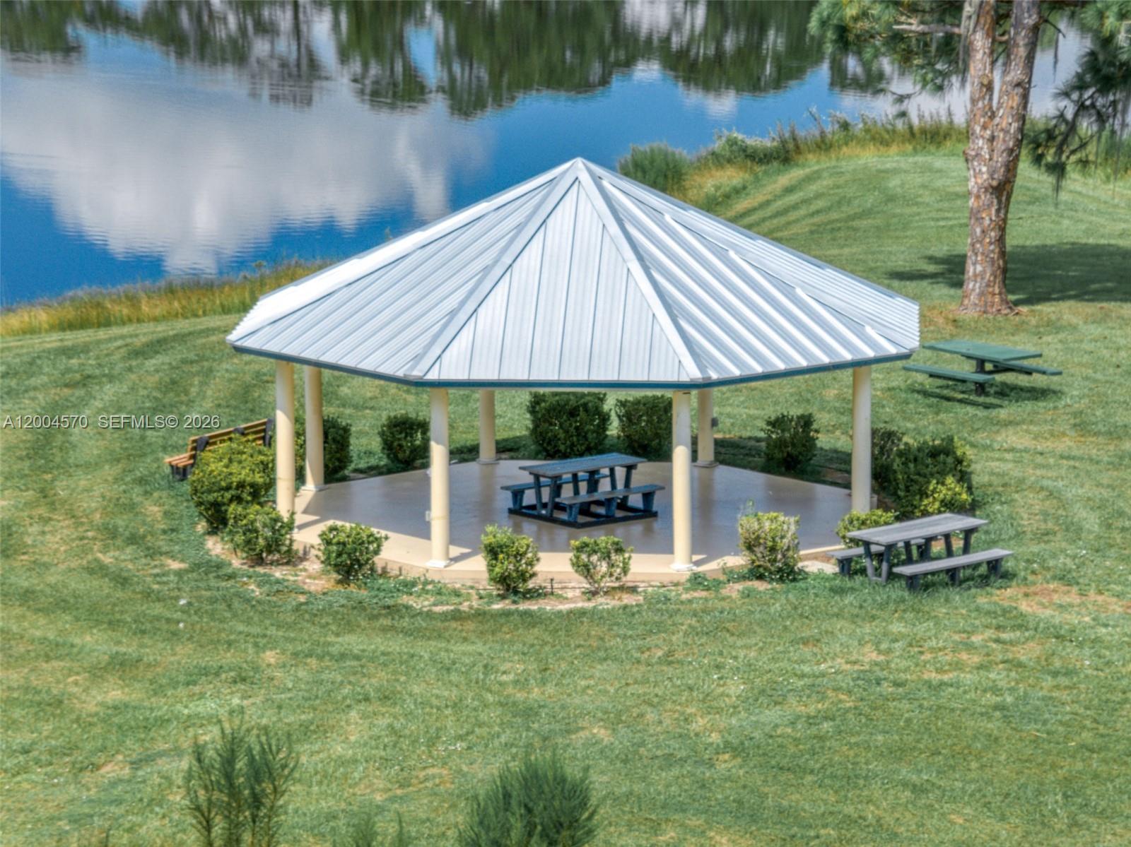 SUN N LAKE SEB UNIT 16 - Residential