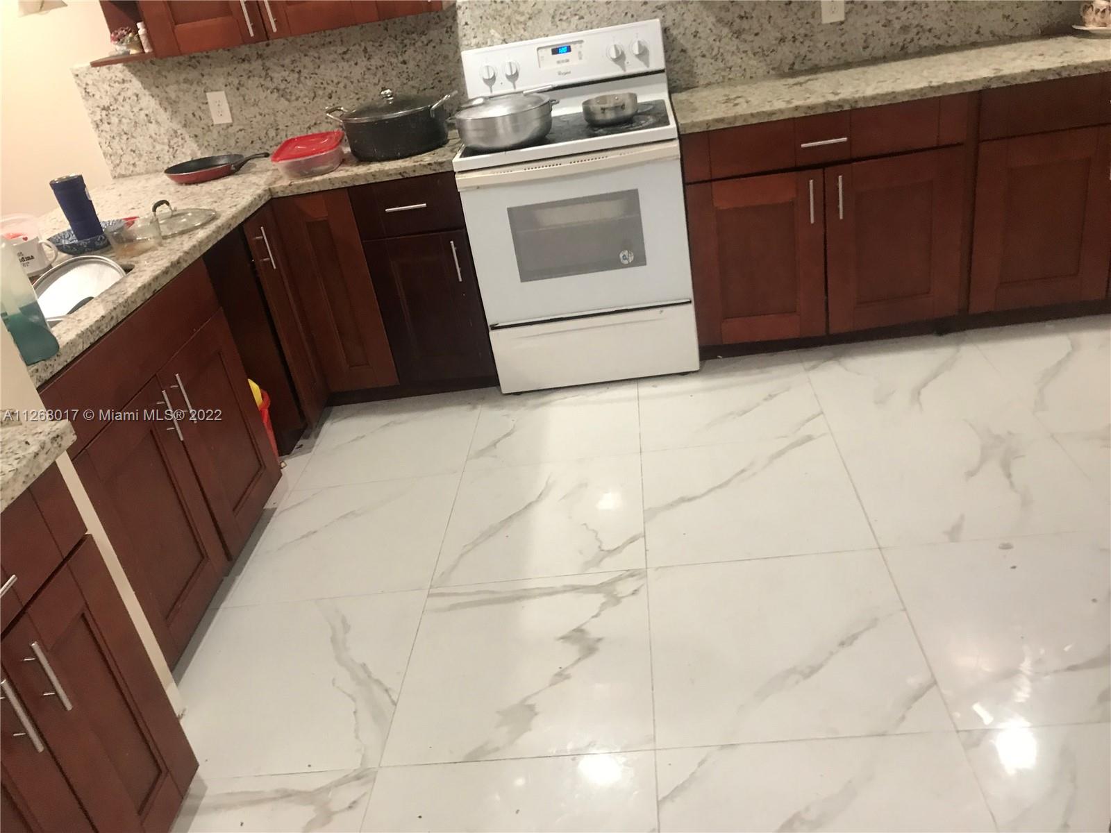 PARKWAY GROVE CONDO PART - Residential