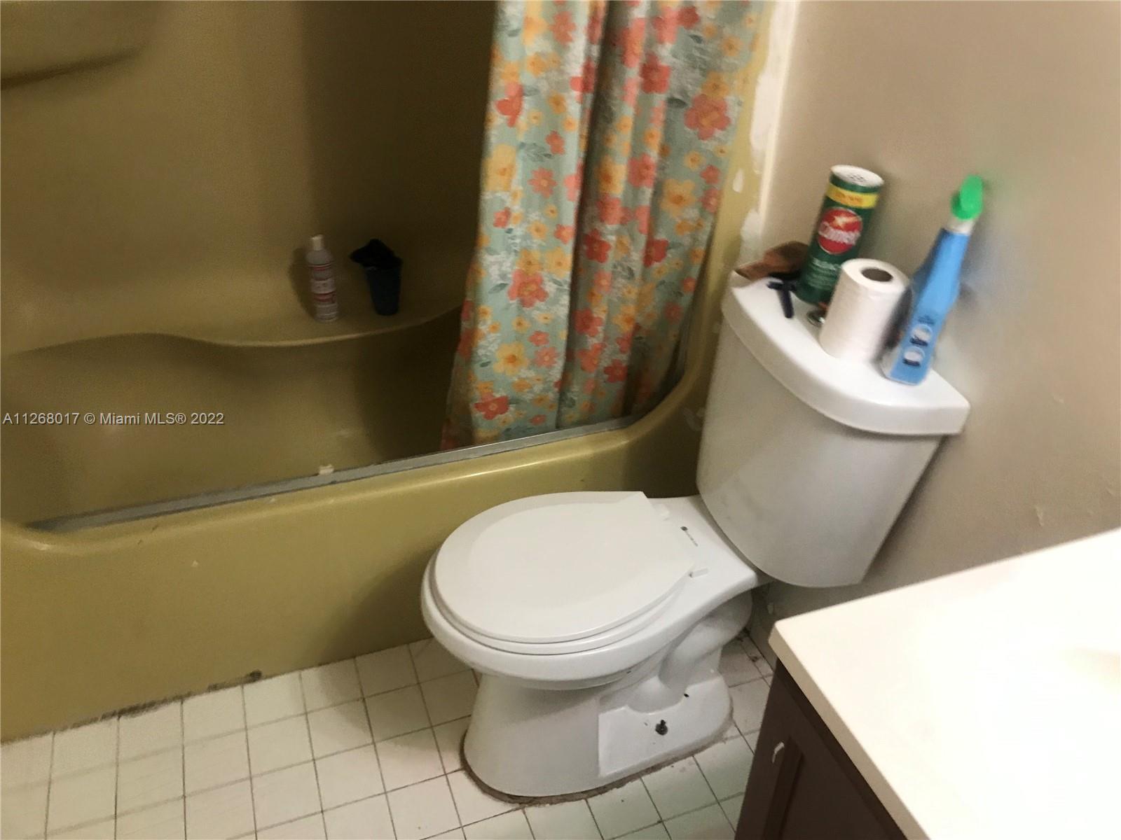PARKWAY GROVE CONDO PART - Residential