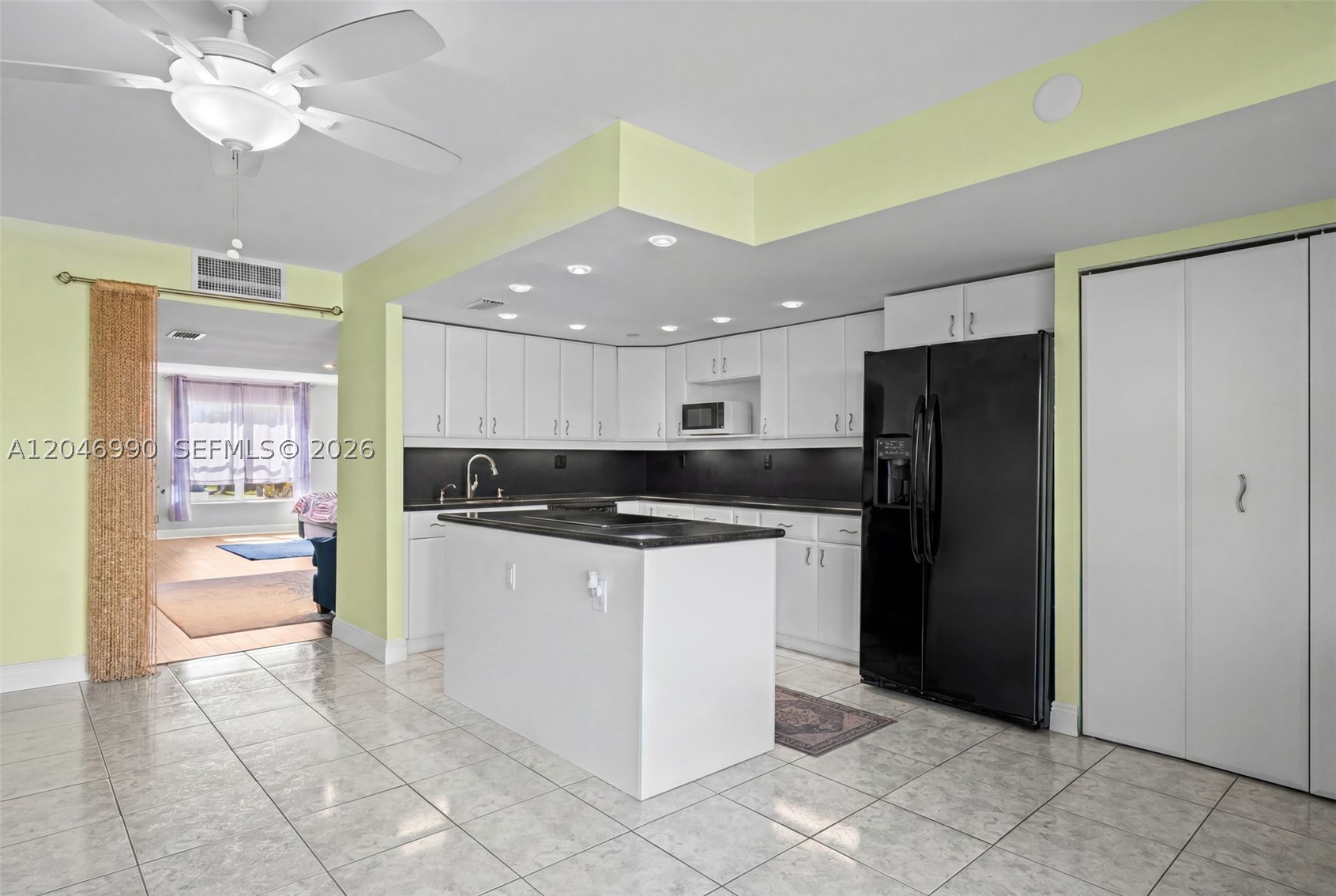 TOWNHOUSES OF VENETIAN PA - Residential