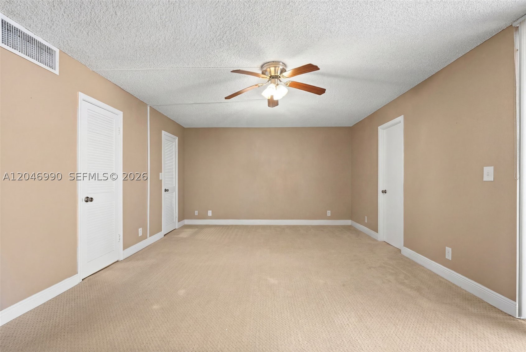 TOWNHOUSES OF VENETIAN PA - Residential