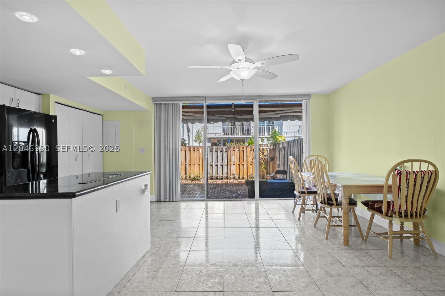 TOWNHOUSES OF VENETIAN PA - Residential