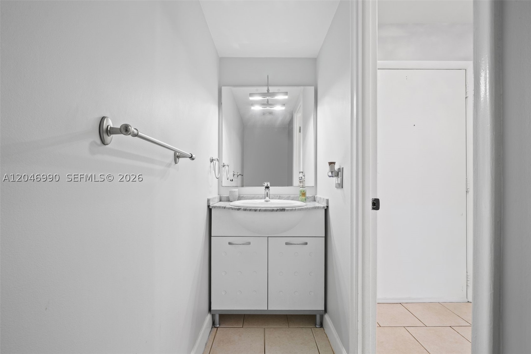 TOWNHOUSES OF VENETIAN PA - Residential