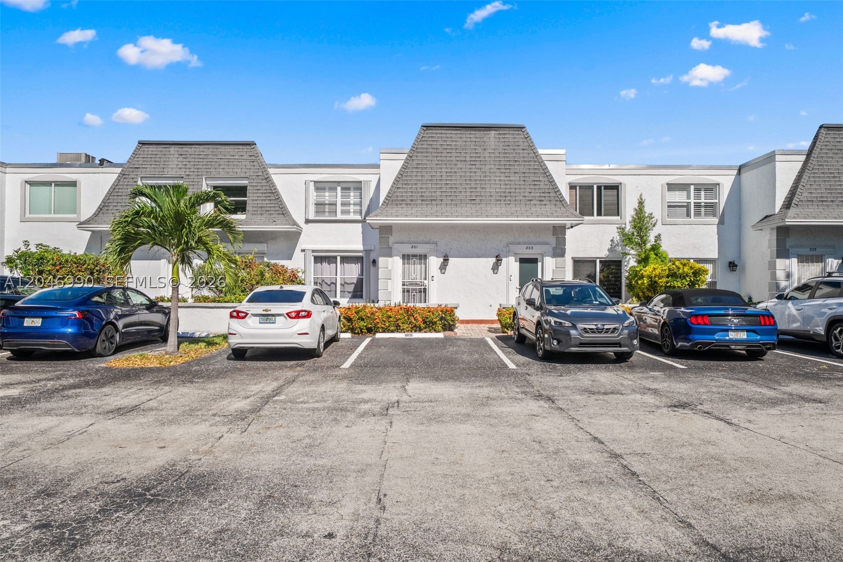 TOWNHOUSES OF VENETIAN PA - Residential