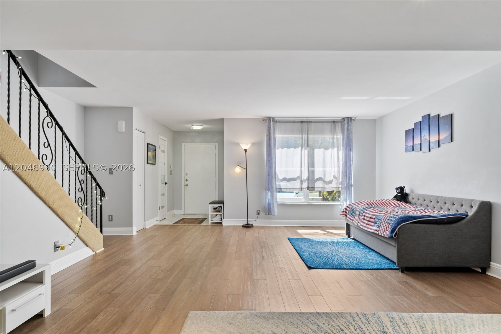 TOWNHOUSES OF VENETIAN PA - Residential