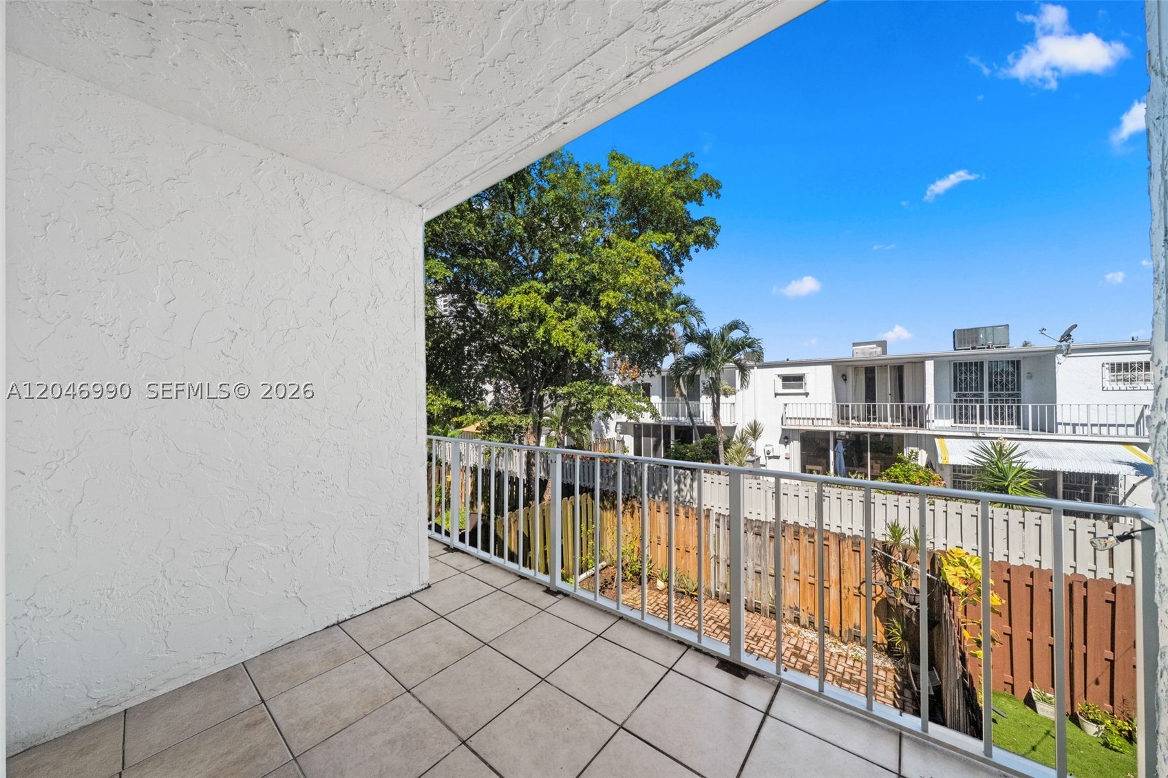 TOWNHOUSES OF VENETIAN PA - Residential