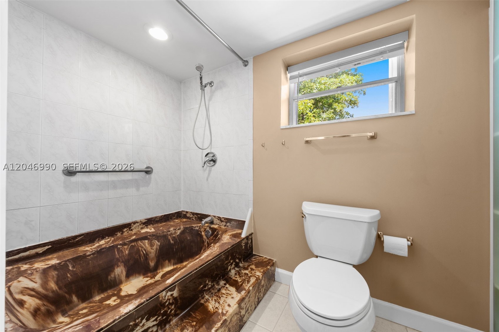 TOWNHOUSES OF VENETIAN PA - Residential